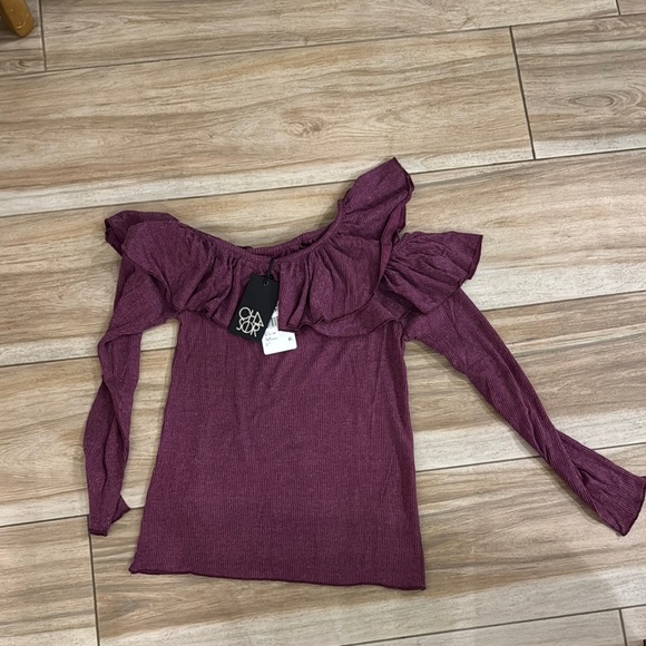Chaser Ribbed Purple Ruffled Off the Shoulder and Cold Shoulder Blouse NWT - Picture 6 of 10